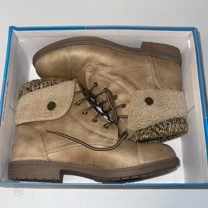 Cliffs by White Mountain Duena Bootie